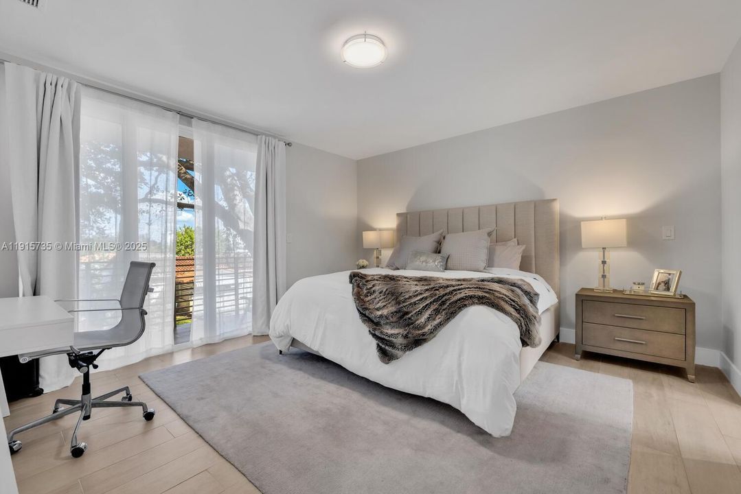 For Sale: $1,325,000 (3 beds, 3 baths, 1981 Square Feet)