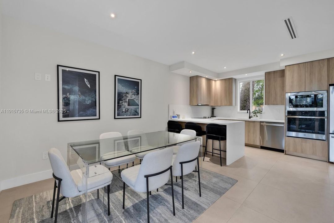 For Sale: $1,325,000 (3 beds, 3 baths, 1981 Square Feet)