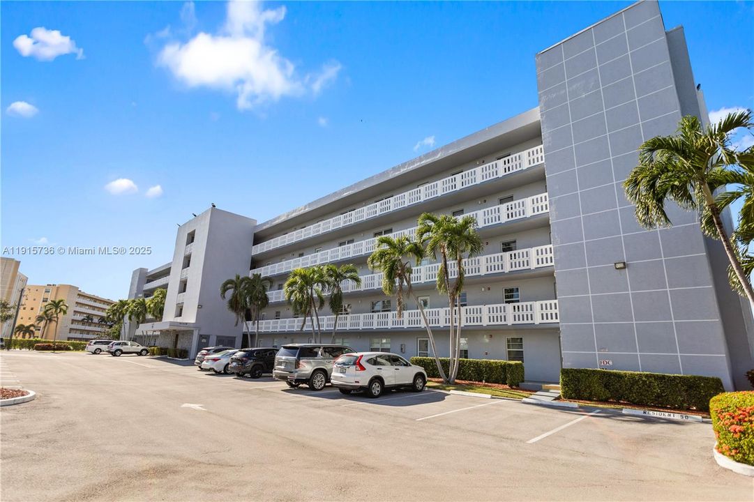 На продажу: $279,900 (2 спален, 2 ванн, 1190 Квадратных фут)