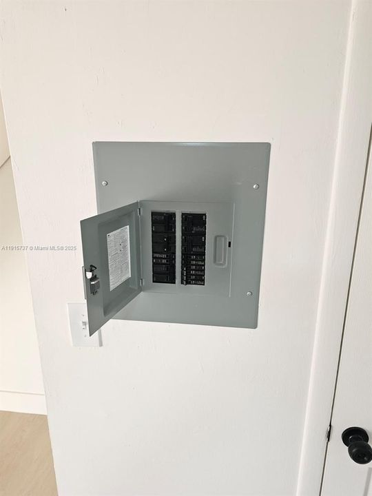 En Venta: $249,900 (2 camas, 1 baños, 885 Pies cuadrados)