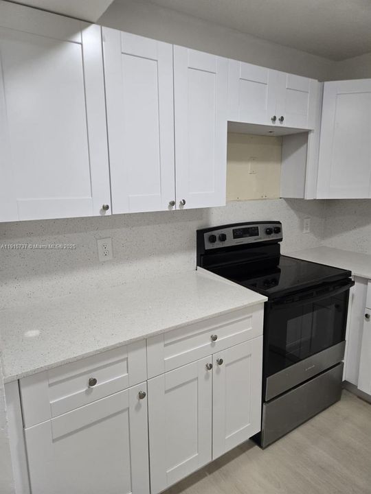 En Venta: $249,900 (2 camas, 1 baños, 885 Pies cuadrados)