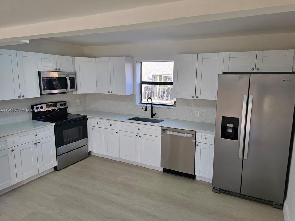 En Venta: $249,900 (2 camas, 1 baños, 885 Pies cuadrados)