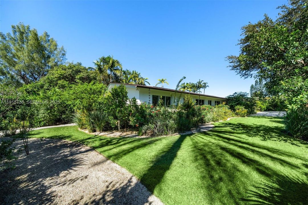 For Sale: $4,000,000 (4 beds, 4 baths, 3191 Square Feet)