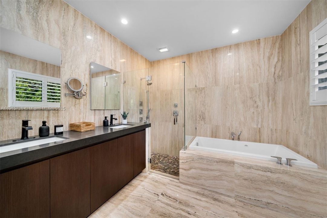 For Sale: $4,000,000 (4 beds, 4 baths, 3191 Square Feet)