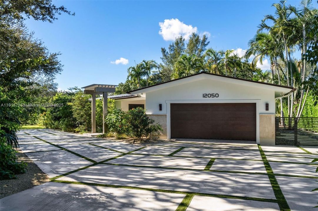 For Sale: $4,000,000 (4 beds, 4 baths, 3191 Square Feet)