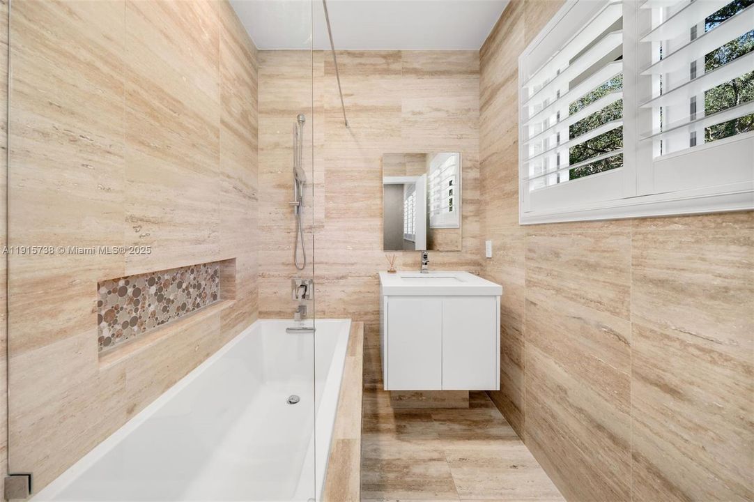 For Sale: $4,000,000 (4 beds, 4 baths, 3191 Square Feet)