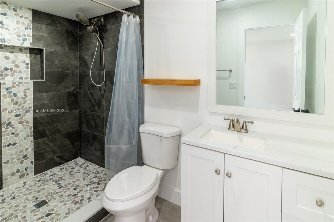 For Sale: $299,000 (3 beds, 2 baths, 1085 Square Feet)