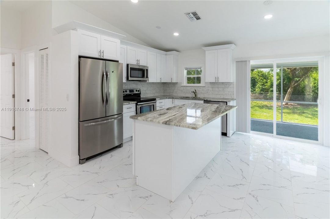 For Sale: $299,000 (3 beds, 2 baths, 1085 Square Feet)