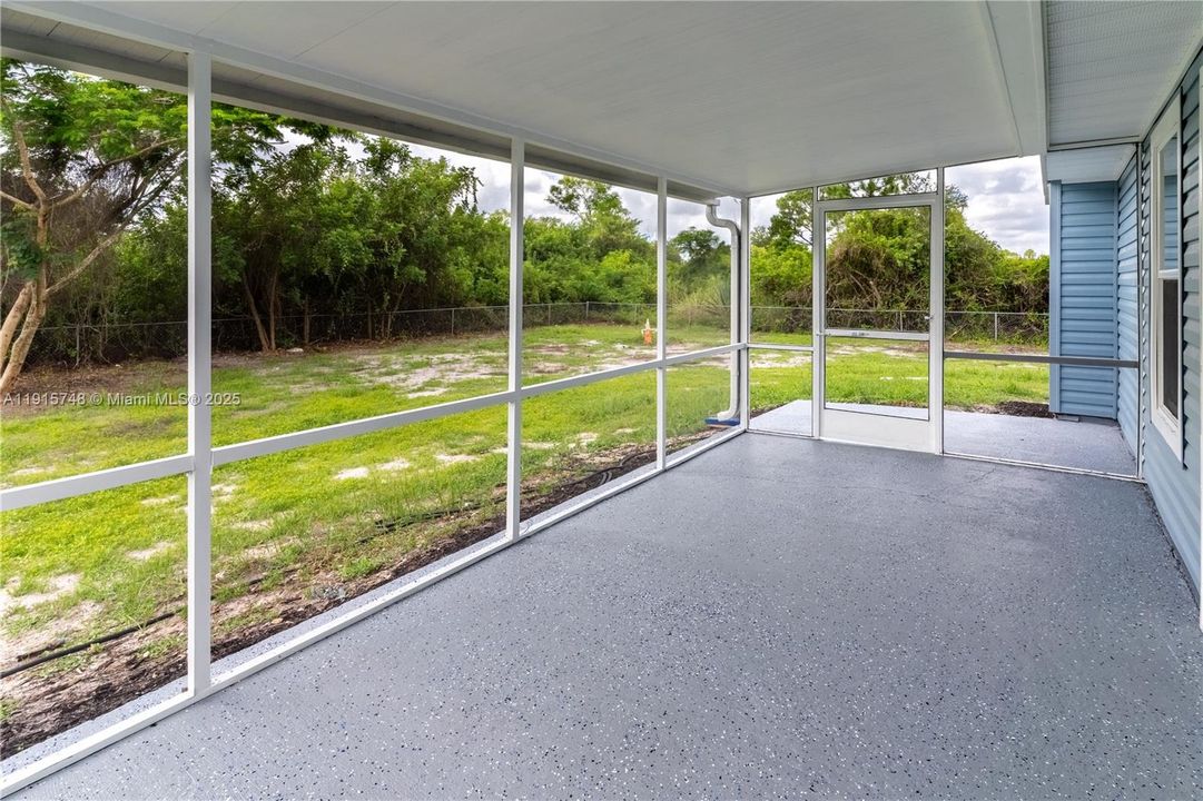 For Sale: $299,000 (3 beds, 2 baths, 1085 Square Feet)