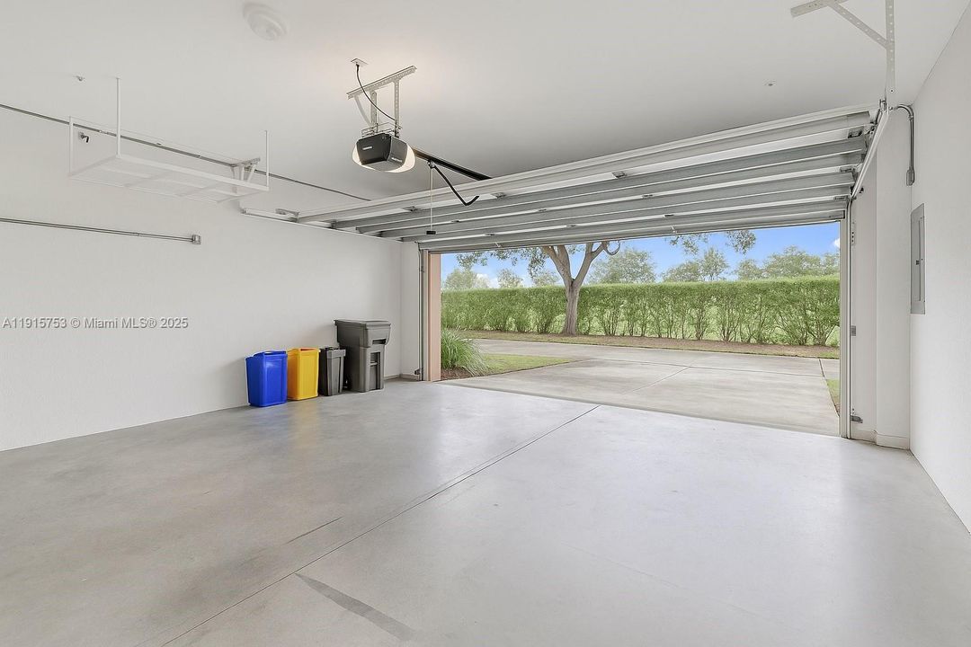 For Rent: $3,350 (4 beds, 2 baths, 1796 Square Feet)