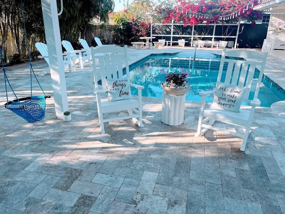 For Rent: $4,100 (4 beds, 2 baths, 1832 Square Feet)