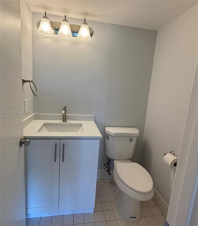 Active With Contract: $1,800 (2 beds, 1 baths, 953 Square Feet)