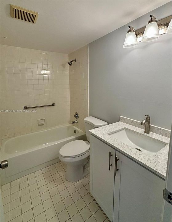 Active With Contract: $1,800 (2 beds, 1 baths, 953 Square Feet)