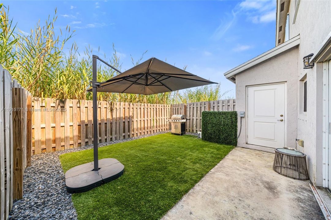 For Sale: $340,000 (3 beds, 2 baths, 1464 Square Feet)