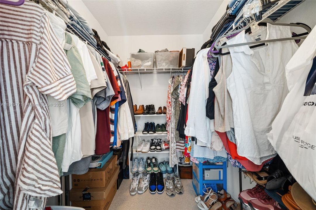 For Sale: $340,000 (3 beds, 2 baths, 1464 Square Feet)