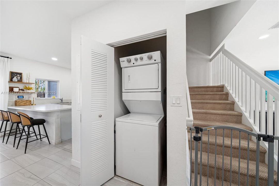 For Sale: $340,000 (3 beds, 2 baths, 1464 Square Feet)