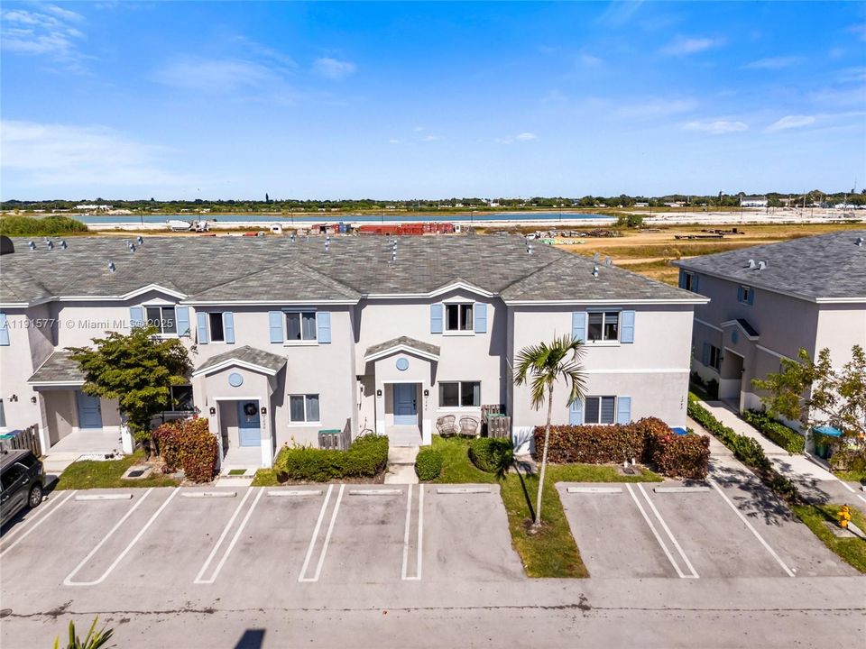 For Sale: $340,000 (3 beds, 2 baths, 1464 Square Feet)