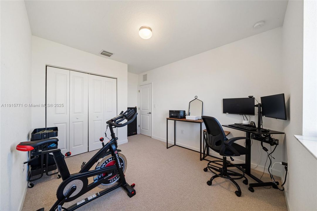 For Sale: $340,000 (3 beds, 2 baths, 1464 Square Feet)