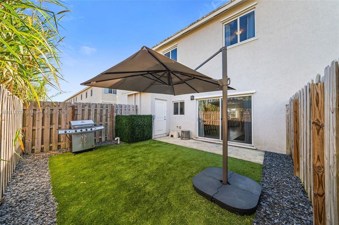 For Sale: $340,000 (3 beds, 2 baths, 1464 Square Feet)