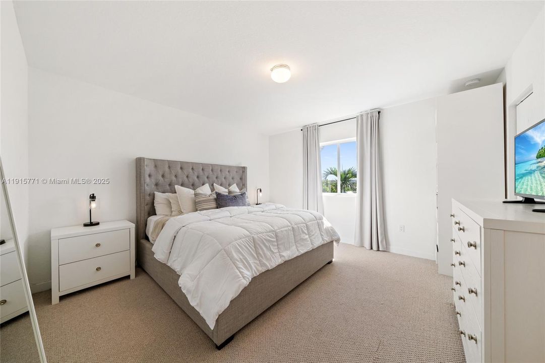 For Sale: $340,000 (3 beds, 2 baths, 1464 Square Feet)