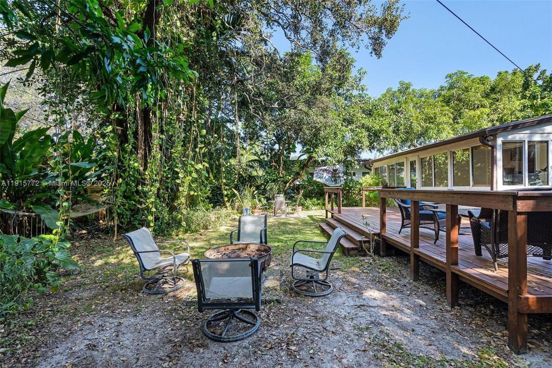 Active With Contract: $999,500 (3 beds, 2 baths, 1515 Square Feet)