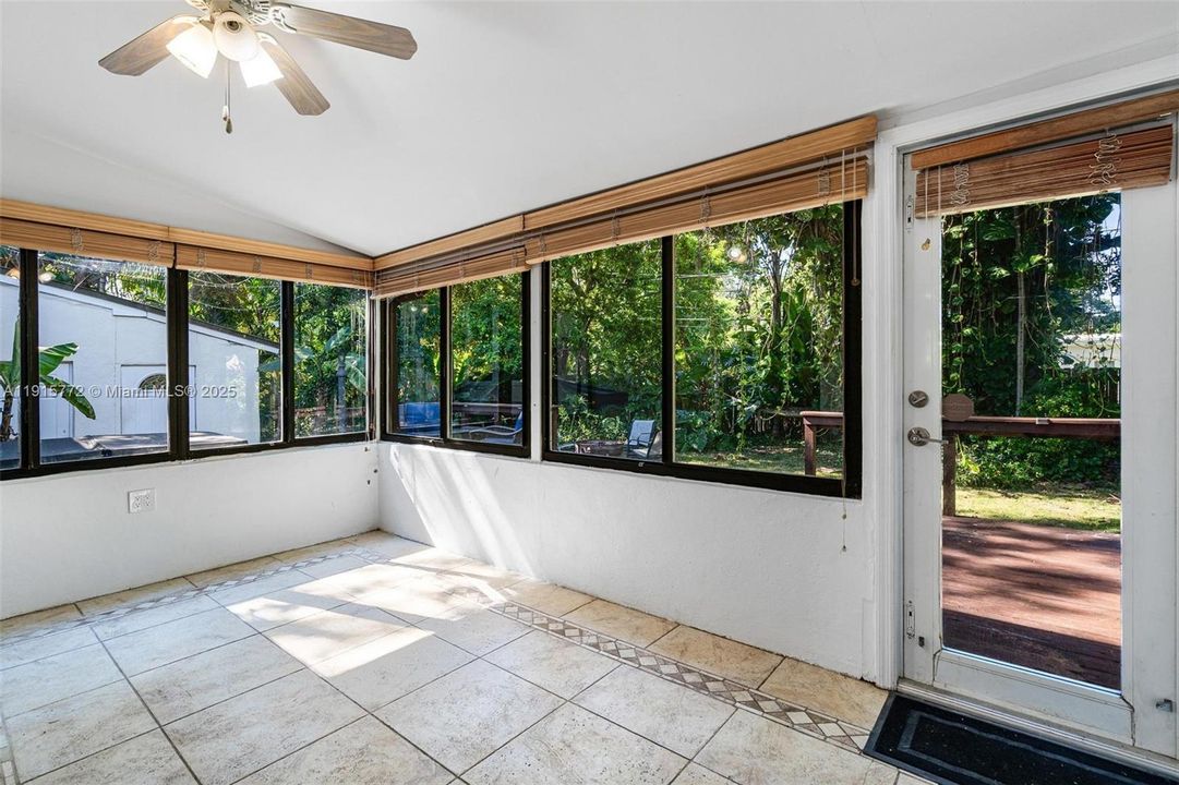 Active With Contract: $999,500 (3 beds, 2 baths, 1515 Square Feet)