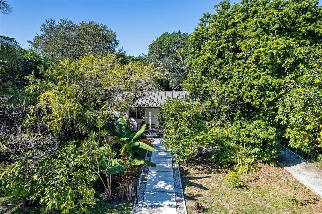 Active With Contract: $999,500 (3 beds, 2 baths, 1515 Square Feet)