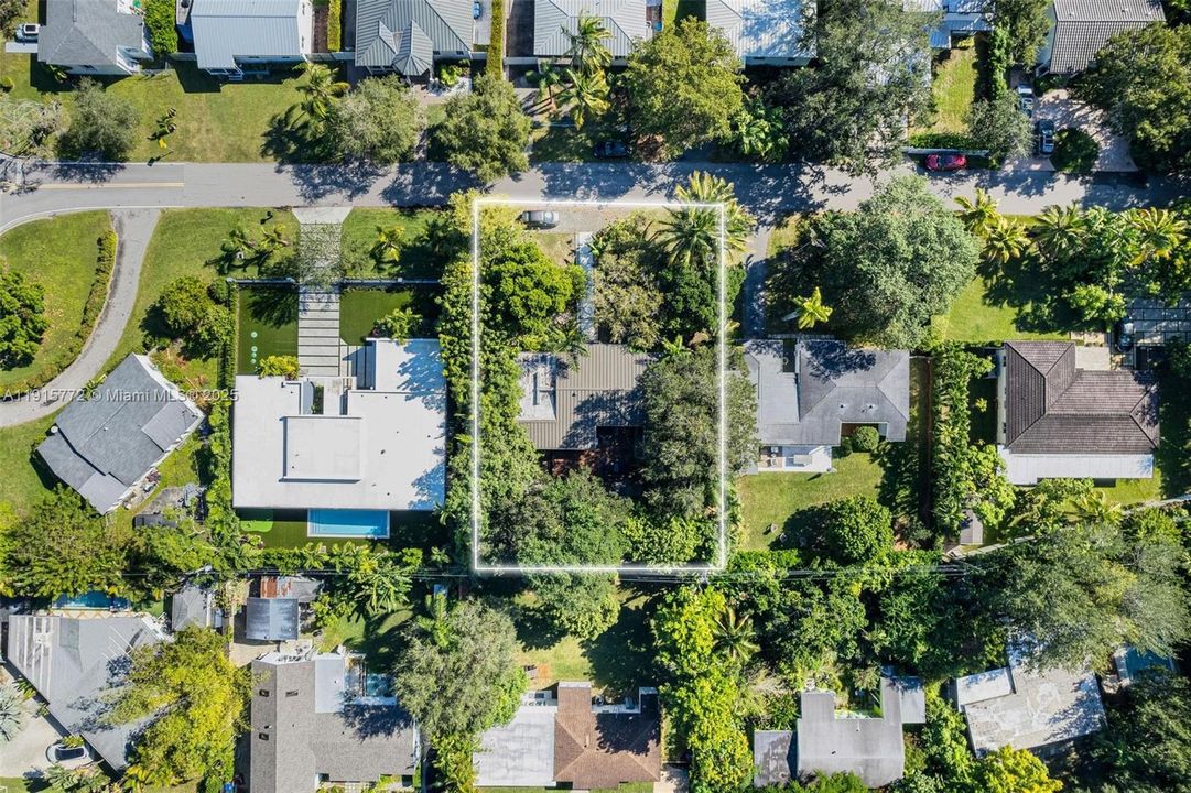 Active With Contract: $999,500 (3 beds, 2 baths, 1515 Square Feet)