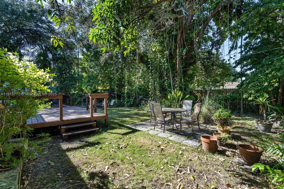 Active With Contract: $999,500 (3 beds, 2 baths, 1515 Square Feet)