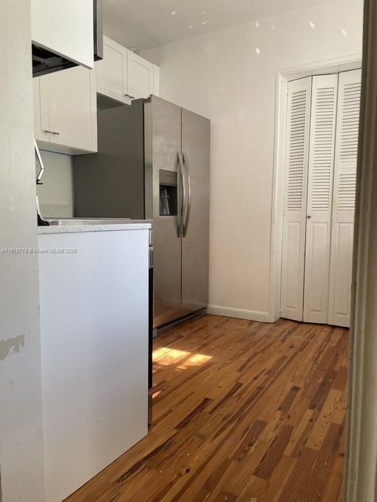 Activo con contrato: $6,100 (3 camas, 2 baños, 1742 Pies cuadrados)