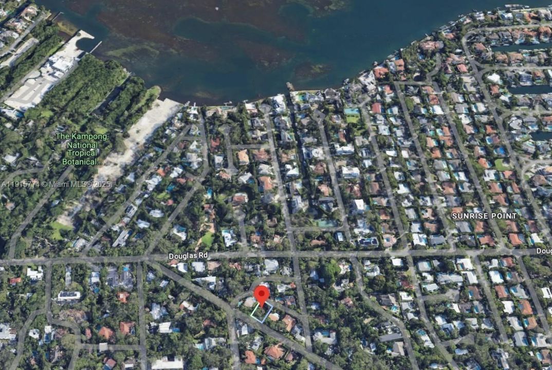 Activo con contrato: $6,100 (3 camas, 2 baños, 1742 Pies cuadrados)