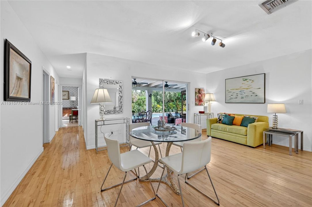 В аренду: $7,000 (4 спален, 3 ванн, 2384 Квадратных фут)