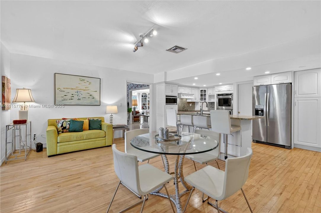 В аренду: $7,000 (4 спален, 3 ванн, 2384 Квадратных фут)