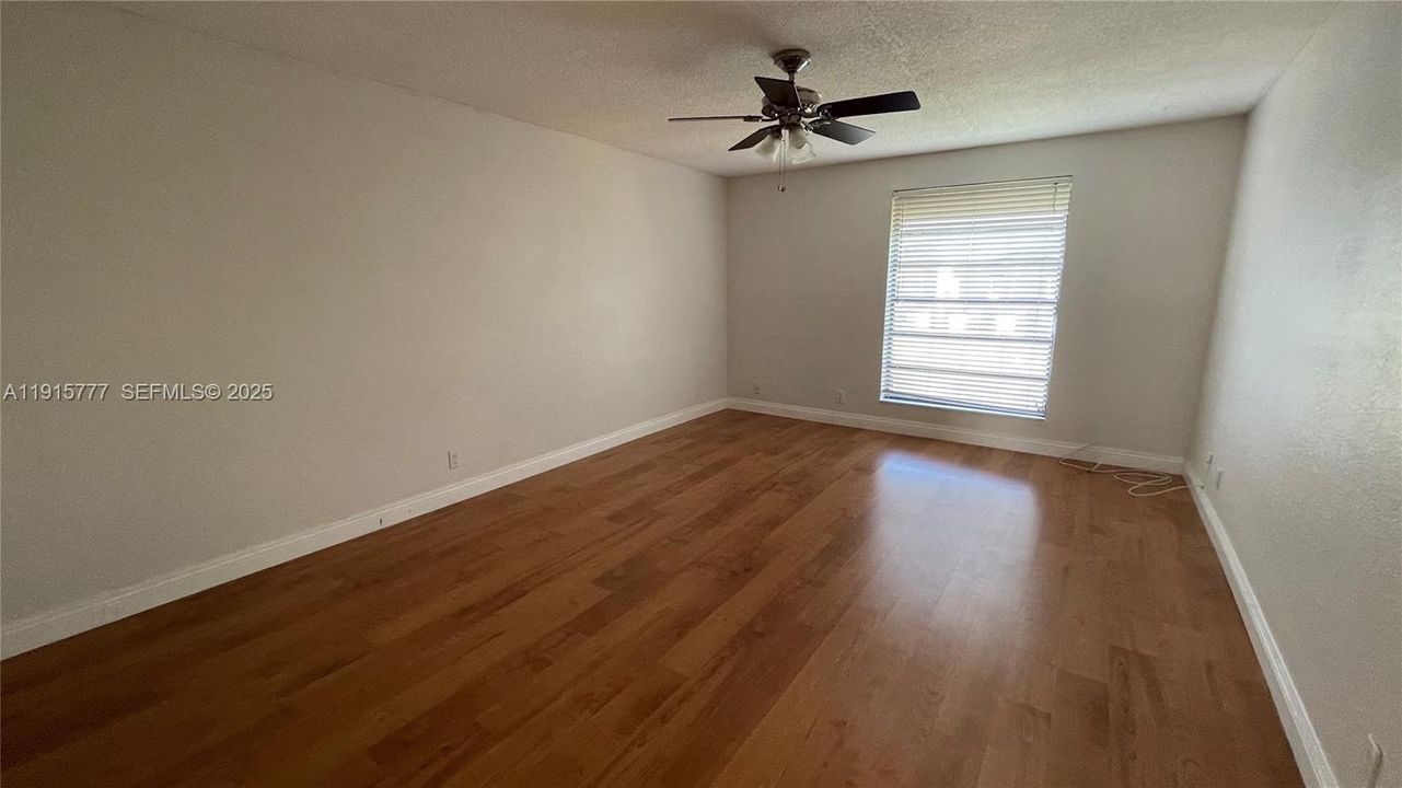 For Rent: $3,199 (3 beds, 2 baths, 1472 Square Feet)