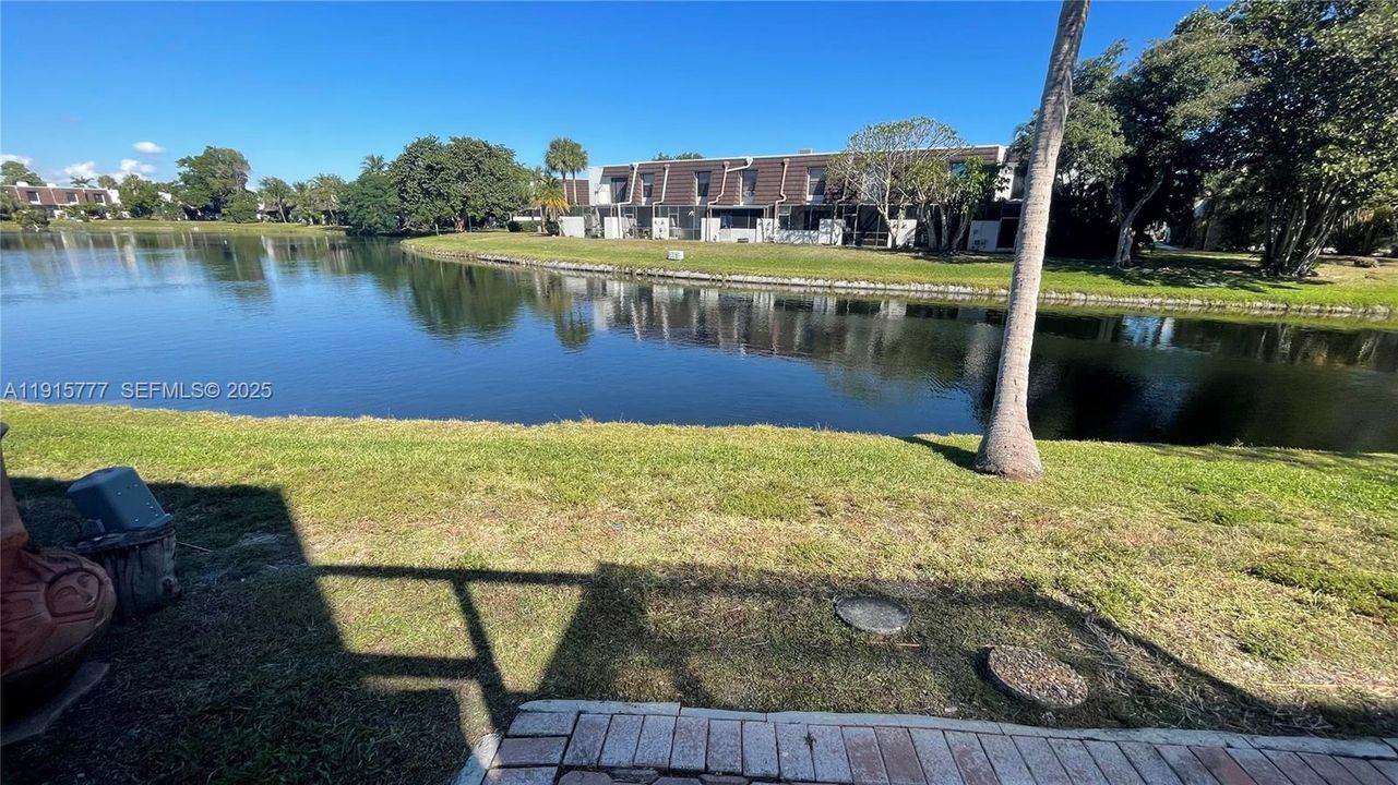 For Rent: $3,199 (3 beds, 2 baths, 1472 Square Feet)