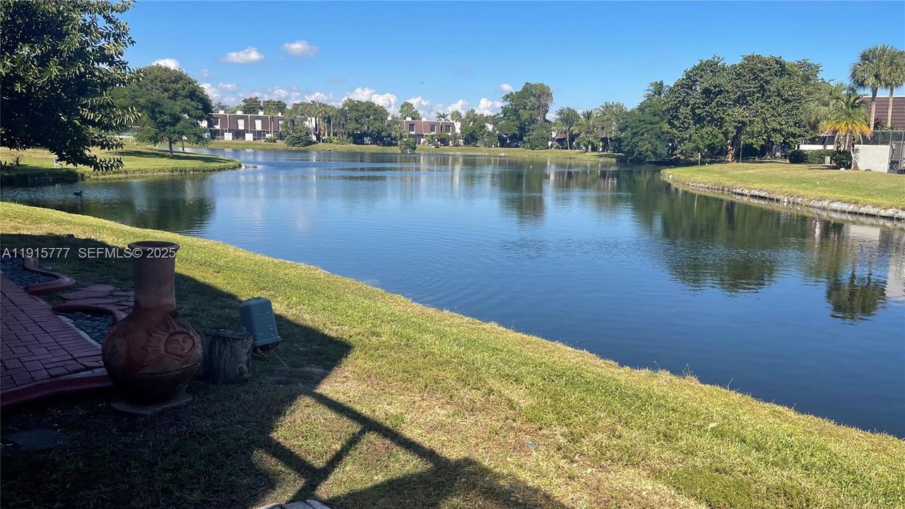 For Rent: $3,199 (3 beds, 2 baths, 1472 Square Feet)