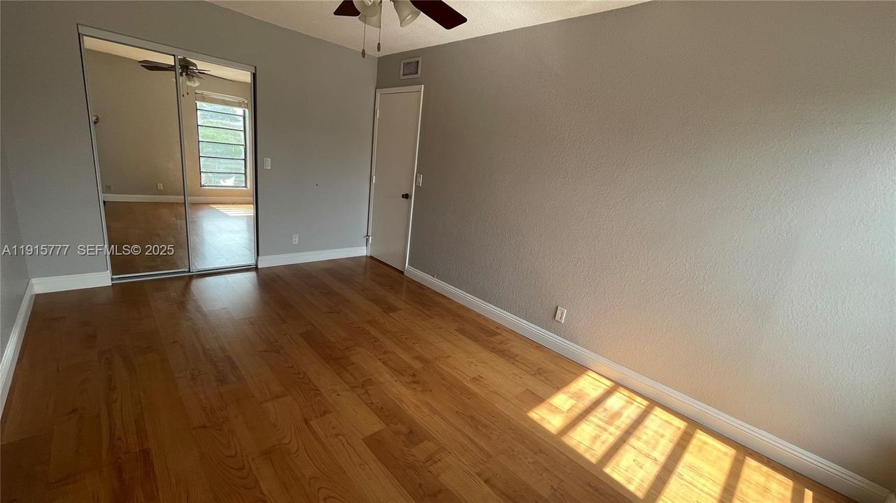 For Rent: $3,199 (3 beds, 2 baths, 1472 Square Feet)