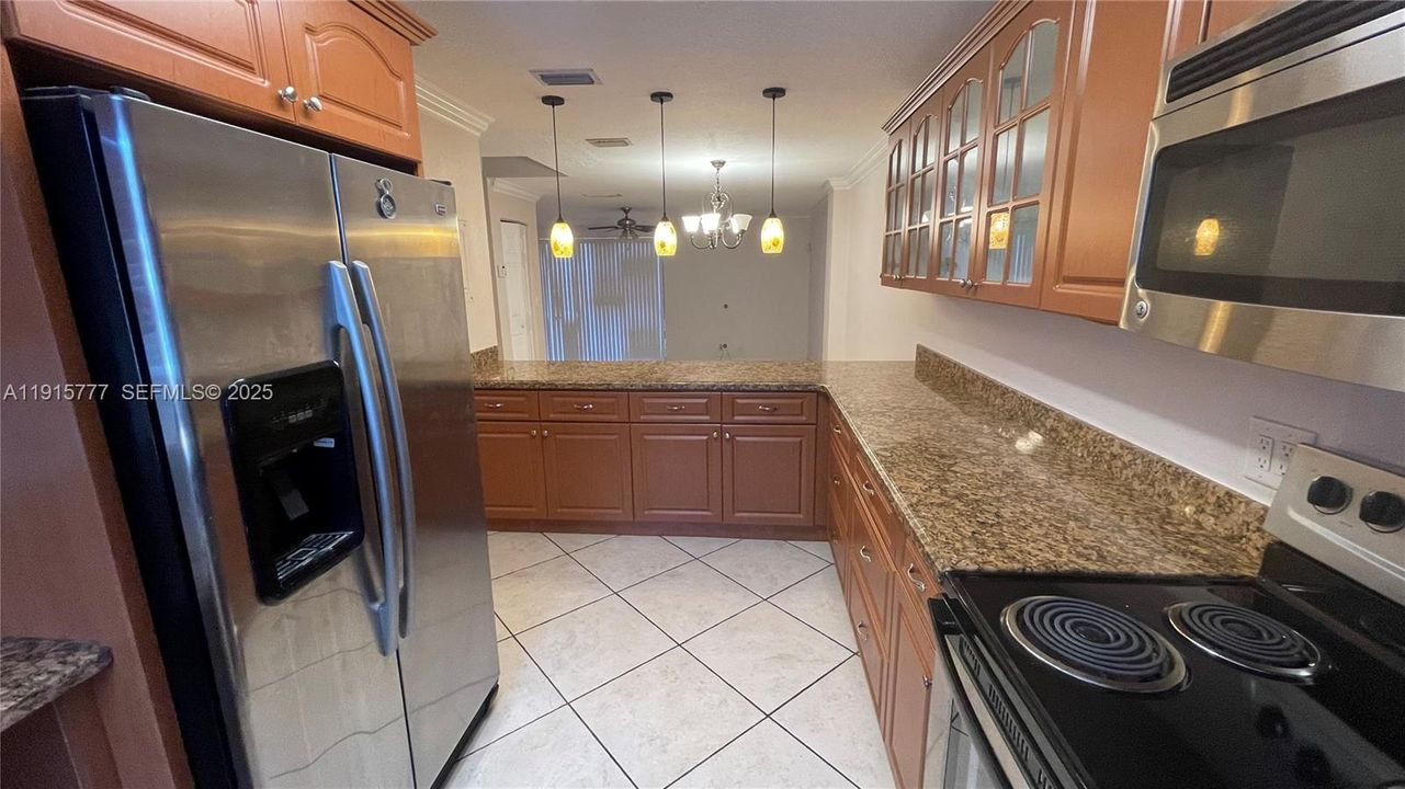 For Rent: $3,199 (3 beds, 2 baths, 1472 Square Feet)