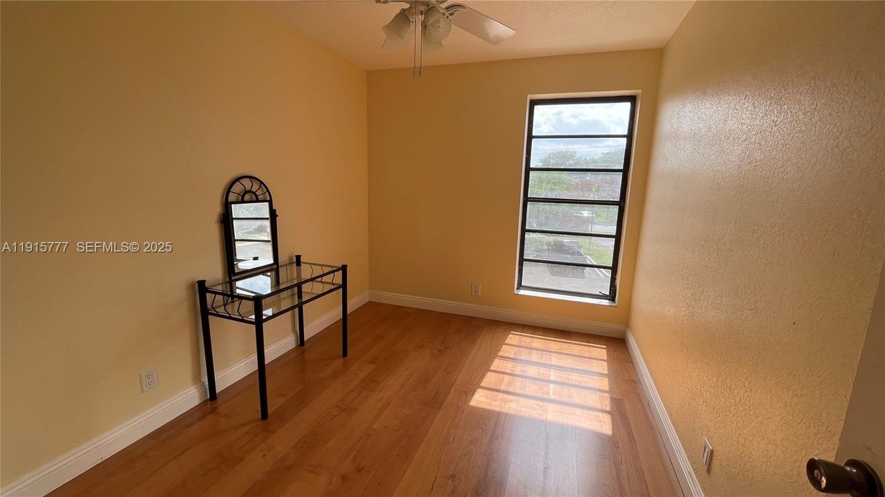 For Rent: $3,199 (3 beds, 2 baths, 1472 Square Feet)