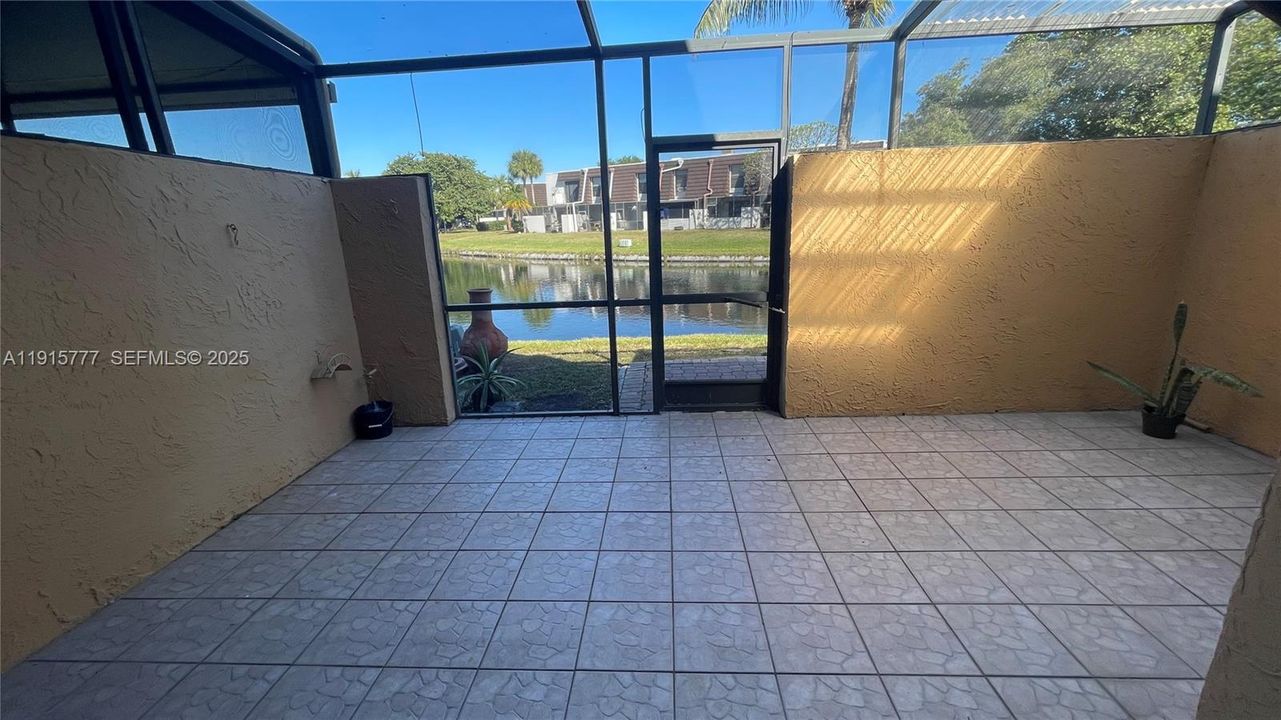 For Rent: $3,199 (3 beds, 2 baths, 1472 Square Feet)