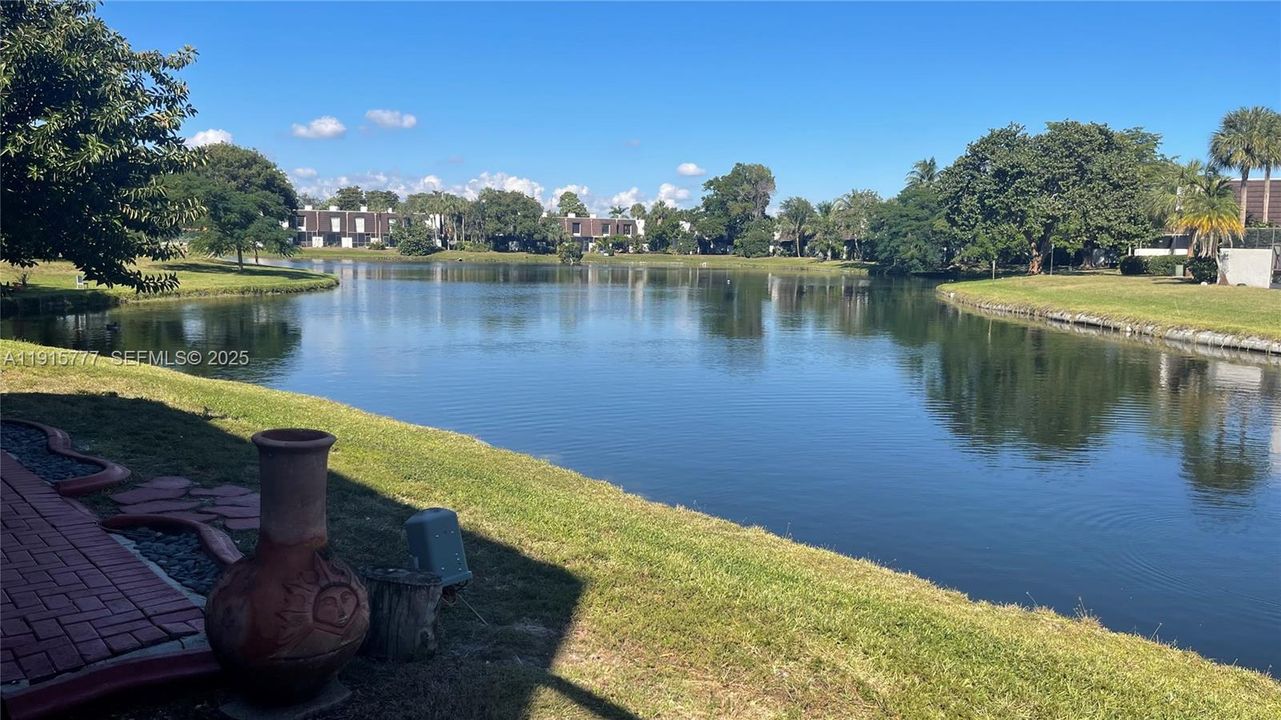 For Rent: $3,199 (3 beds, 2 baths, 1472 Square Feet)