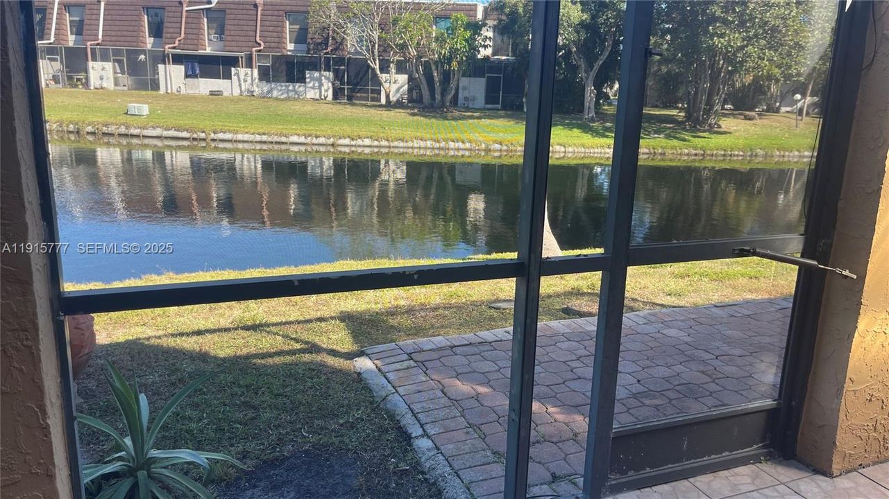 For Rent: $3,199 (3 beds, 2 baths, 1472 Square Feet)