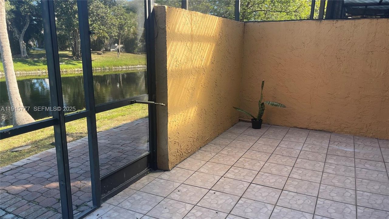 For Rent: $3,199 (3 beds, 2 baths, 1472 Square Feet)