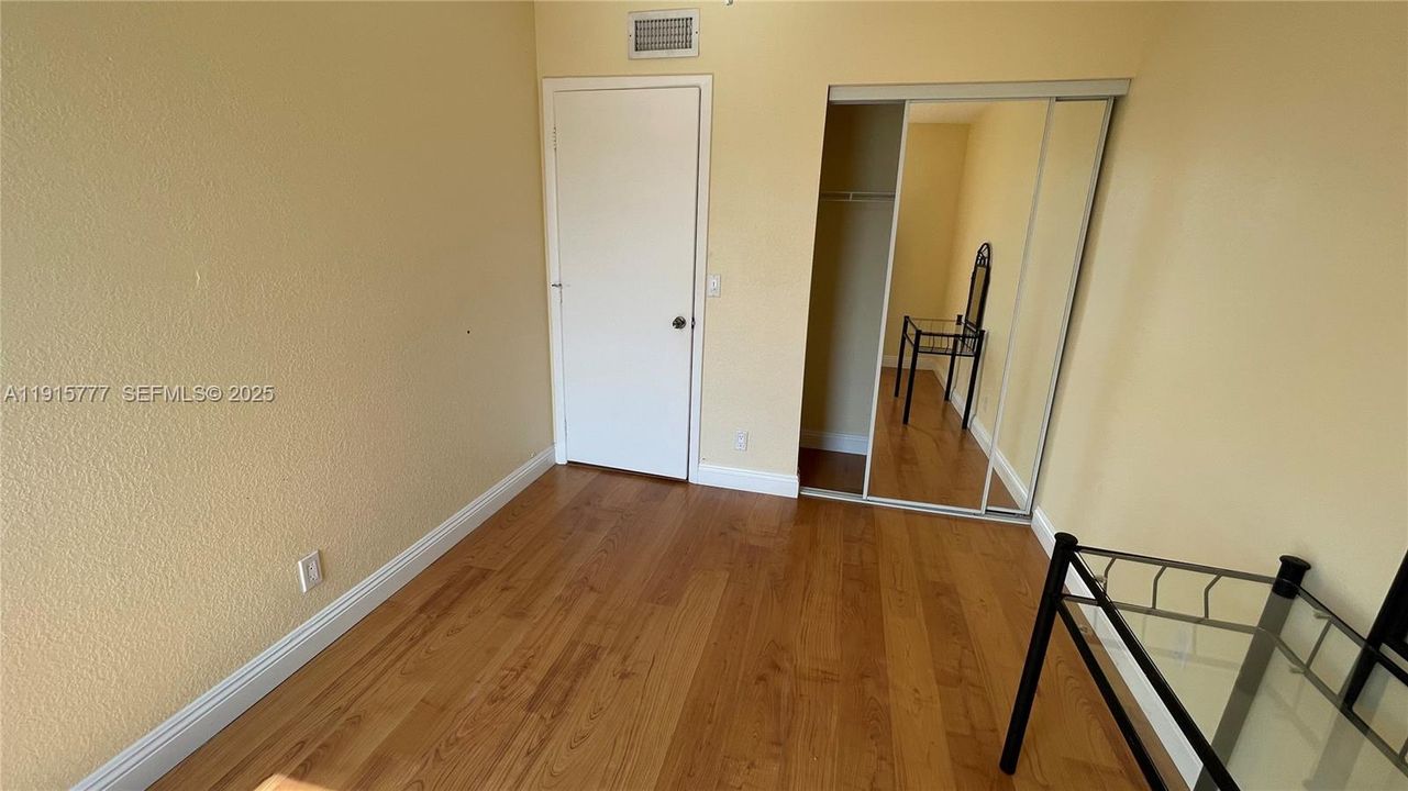 For Rent: $3,199 (3 beds, 2 baths, 1472 Square Feet)