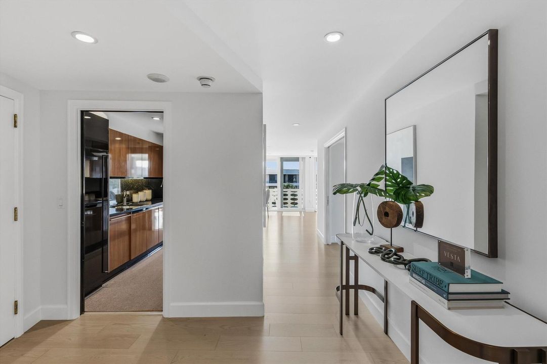 Entry/Foyer