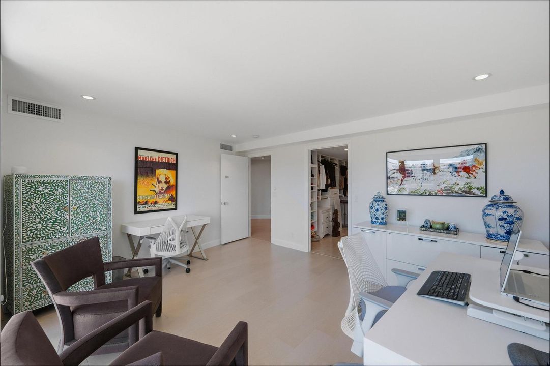 Bedroom/Office