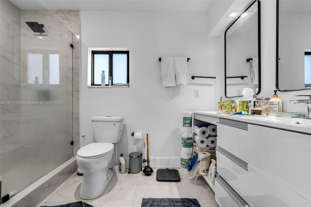 For Sale: $1,395,000 (4 beds, 3 baths, 2140 Square Feet)