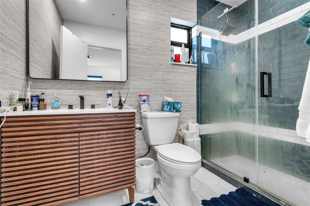 For Sale: $1,395,000 (4 beds, 3 baths, 2140 Square Feet)