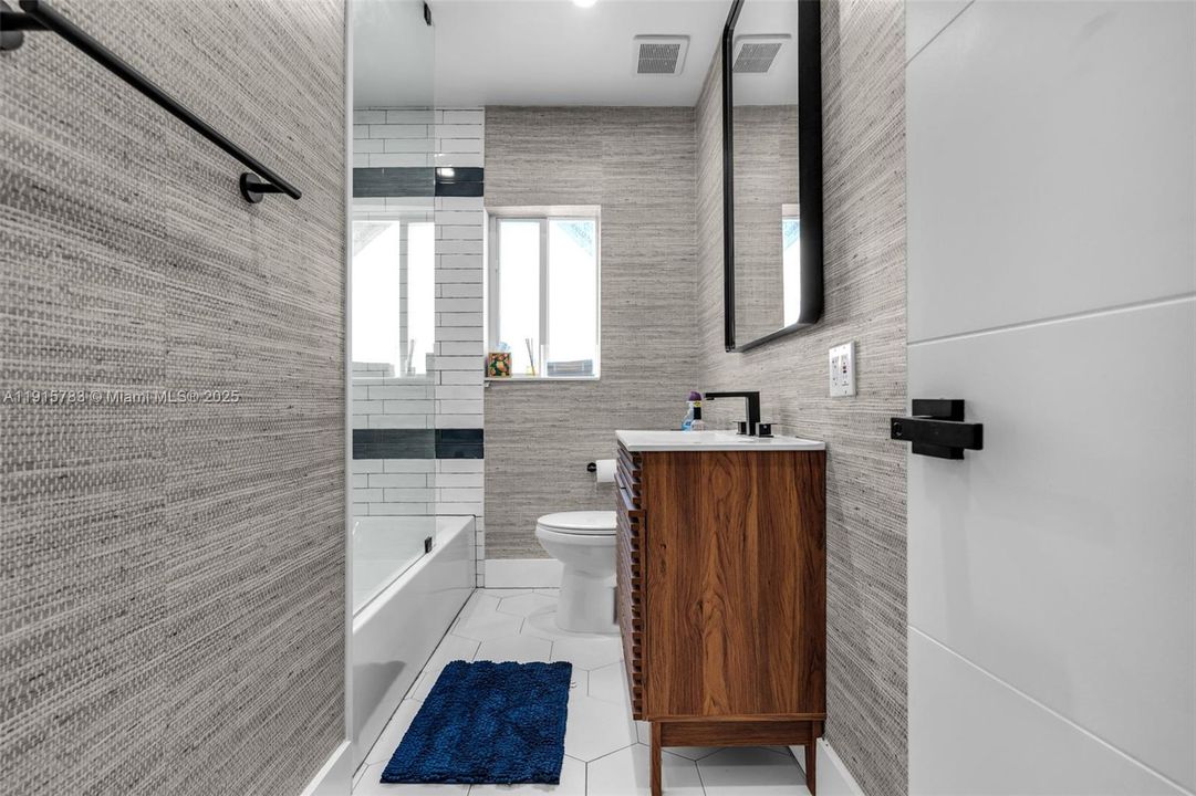 For Sale: $1,395,000 (4 beds, 3 baths, 2140 Square Feet)