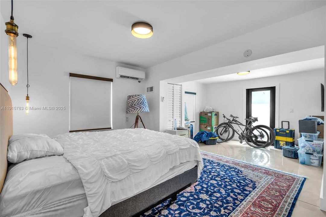 For Sale: $1,395,000 (4 beds, 3 baths, 2140 Square Feet)